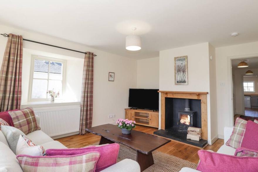 EAST BALACHLADICH, pet friendly, with open fire in Dingwall