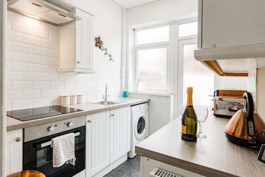 Connaught Place | 4 Bedrooms Parking Contractors