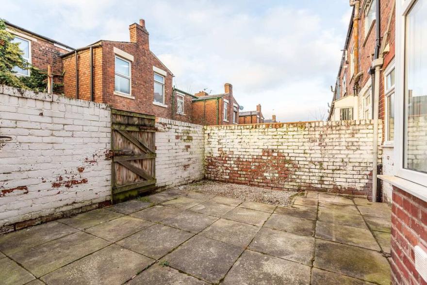 Connaught House | Wi-Fi, Parking, Contractors