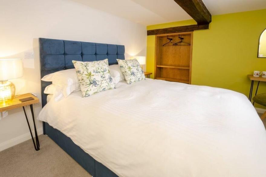 Stunning Lake District Cottage with private Hot Tub