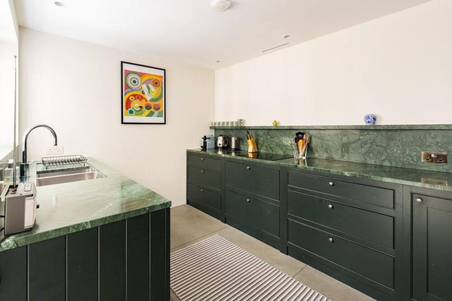 Pass the Keys | Lovely 3 bedroom Mews House in Chelsea