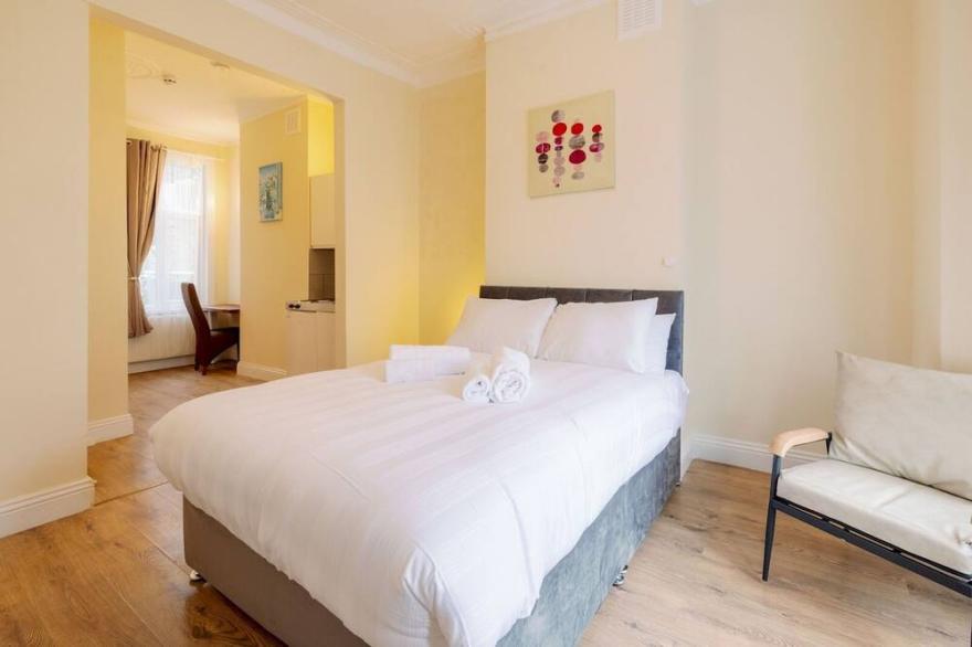 Pass the Keys | Flat 1 Gorgeous Studio Flat in Deptfort