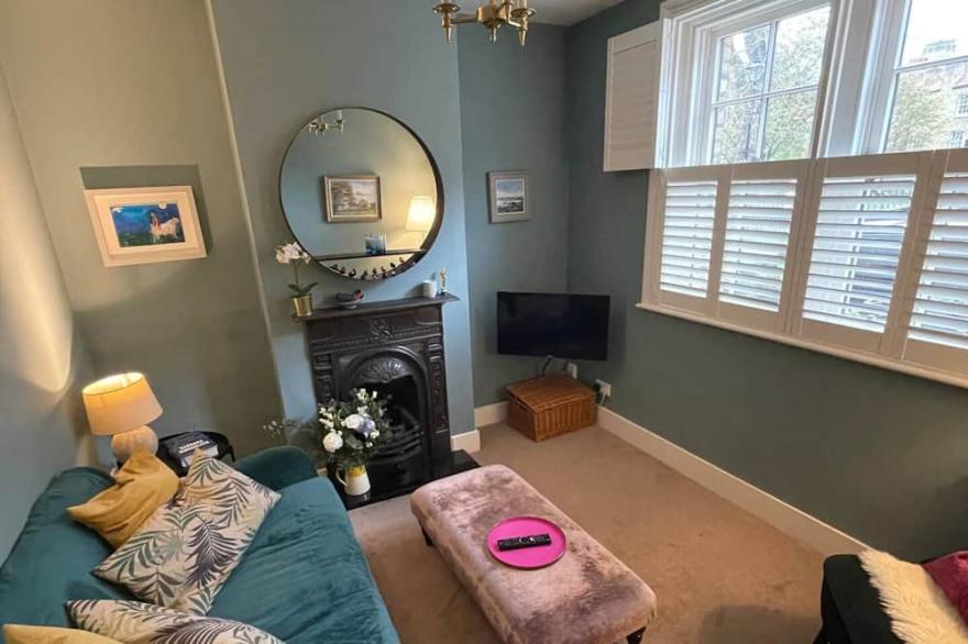 Beautiful & Cosy 2BD House - Southwark