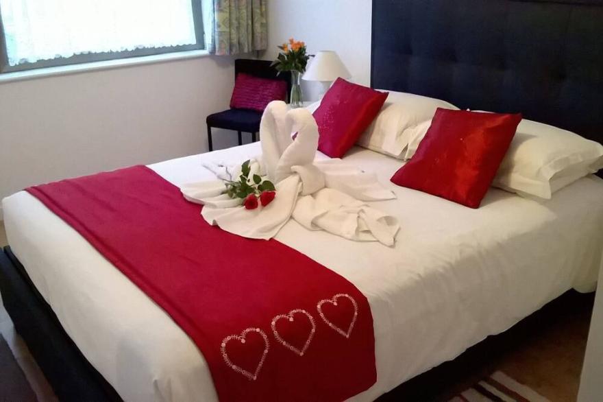 Tower Bridge / Tower of London 1 Bedroom Apartment