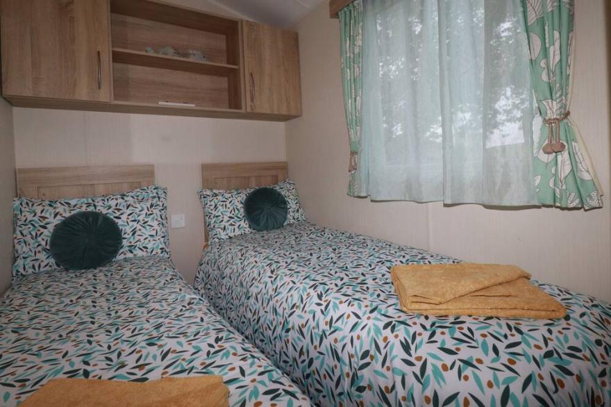 NEPTUNE, pet friendly, country holiday cottage in St Columb Minor