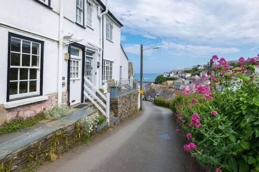 APRIL COTTAGE, with a garden in Port Isaac