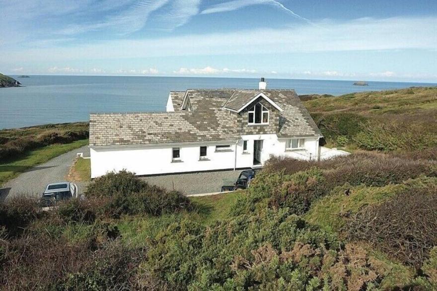 SPLITS, family friendly in Daymer Bay
