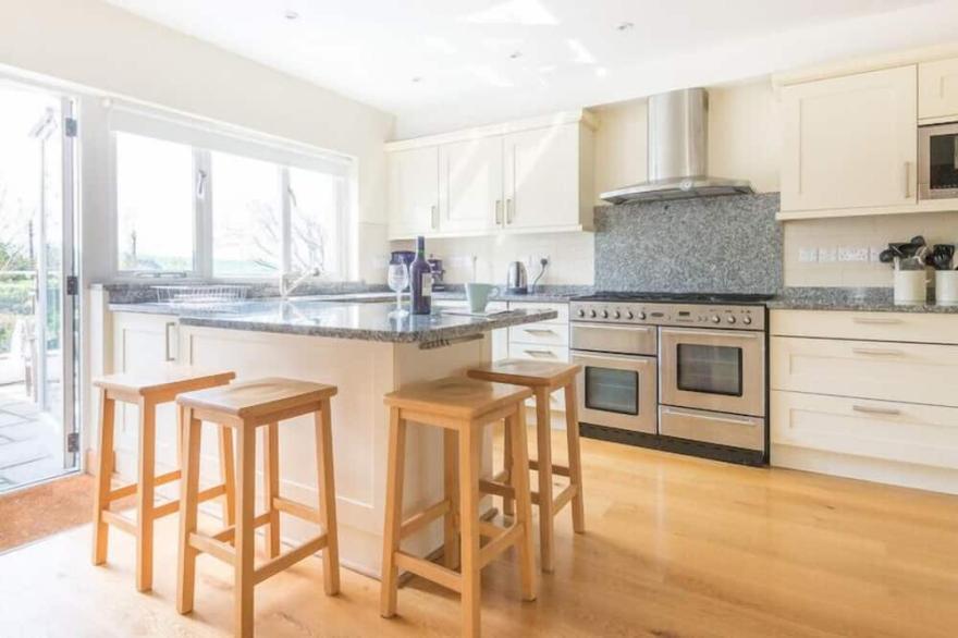 RAGLEIGHS, pet friendly, with open fire in Daymer Bay