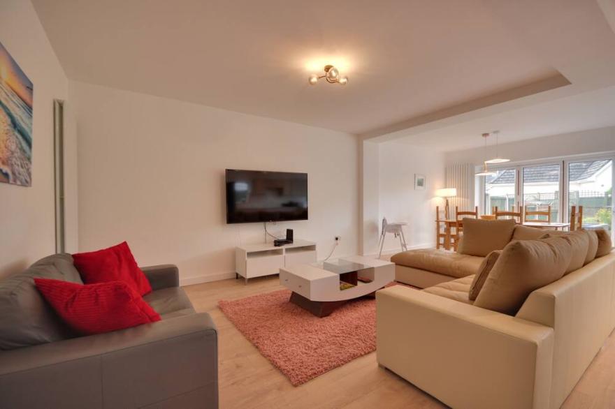 Serenity -  a detached house that sleeps 10 guests  in 5 bedrooms