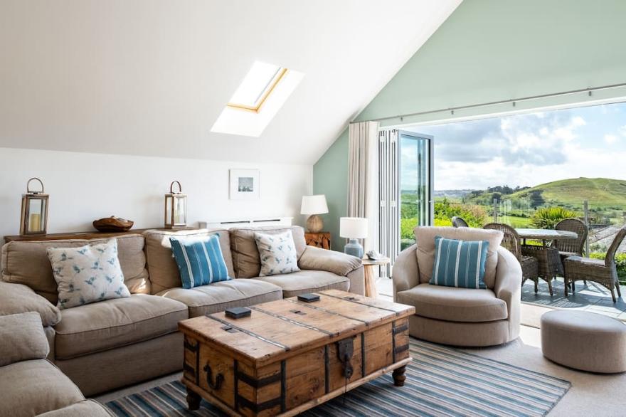 FARLANDS, pet friendly, with a garden in Daymer Bay
