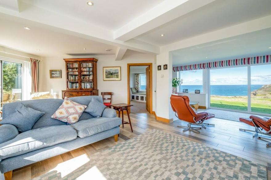 TREVAN HOUSE (LUNDY), pet friendly in New Polzeath