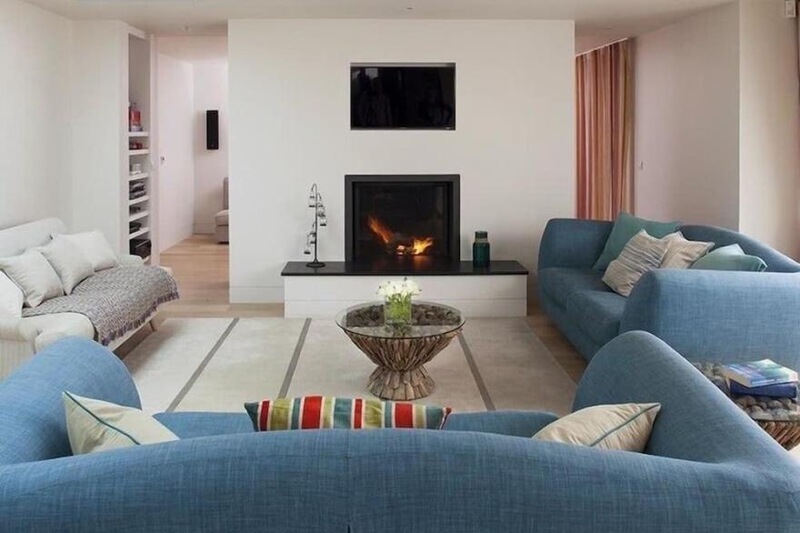 DOWNALONG, pet friendly in Daymer Bay