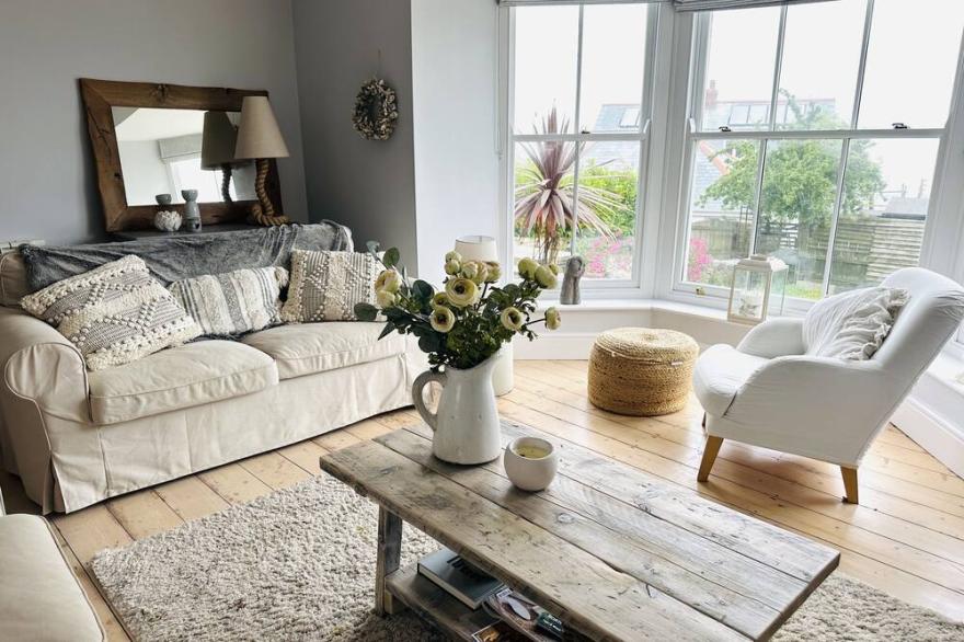 1 TINTAGEL, family friendly, luxury holiday cottage in Port Isaac