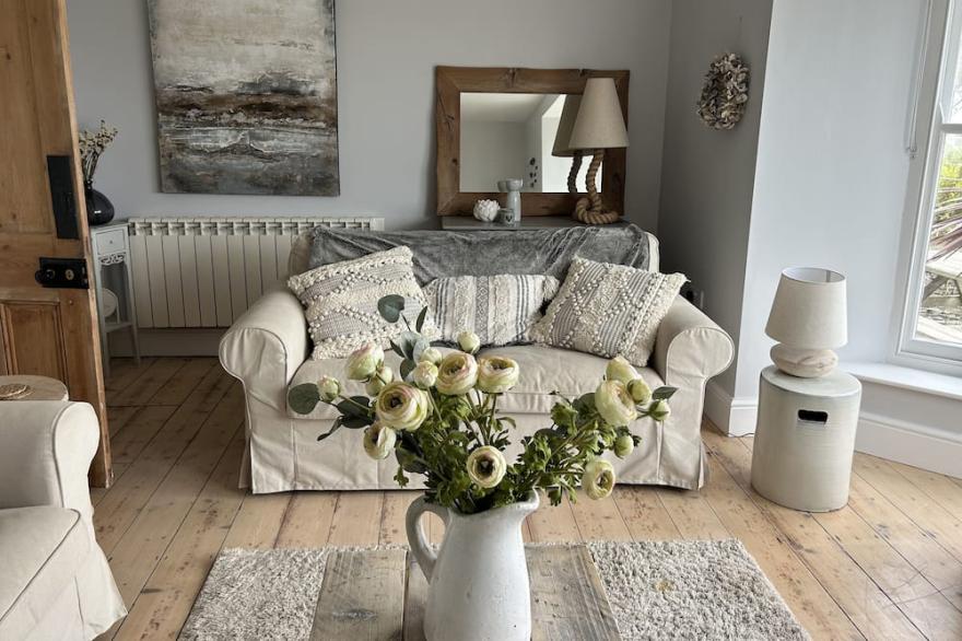 1 TINTAGEL, family friendly, luxury holiday cottage in Port Isaac