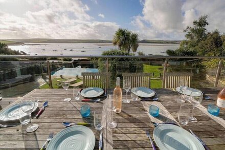 CAMEL POINT, family friendly, with pool in Rock