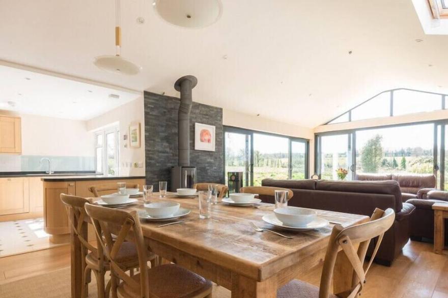 CHY-AN-DOWR, pet friendly in Rock