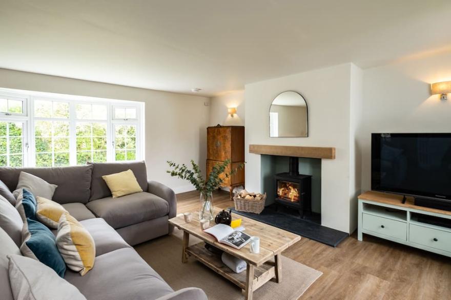 SAMPHIRE, pet friendly, with open fire in Rock