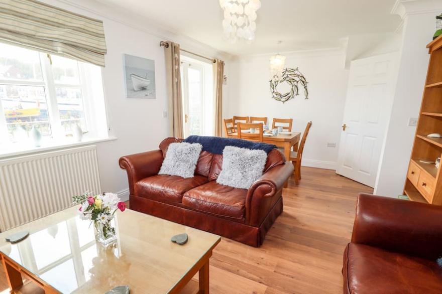 THE RAILWAY RETREAT, pet friendly, with a garden in Whitby