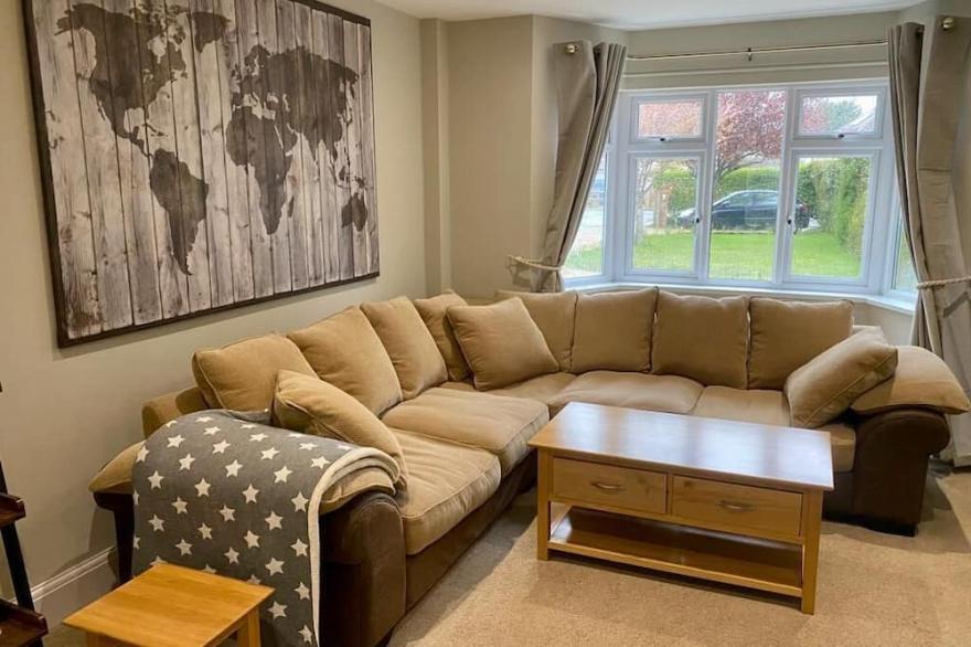Beautiful home in Birdham, minutes to the beach