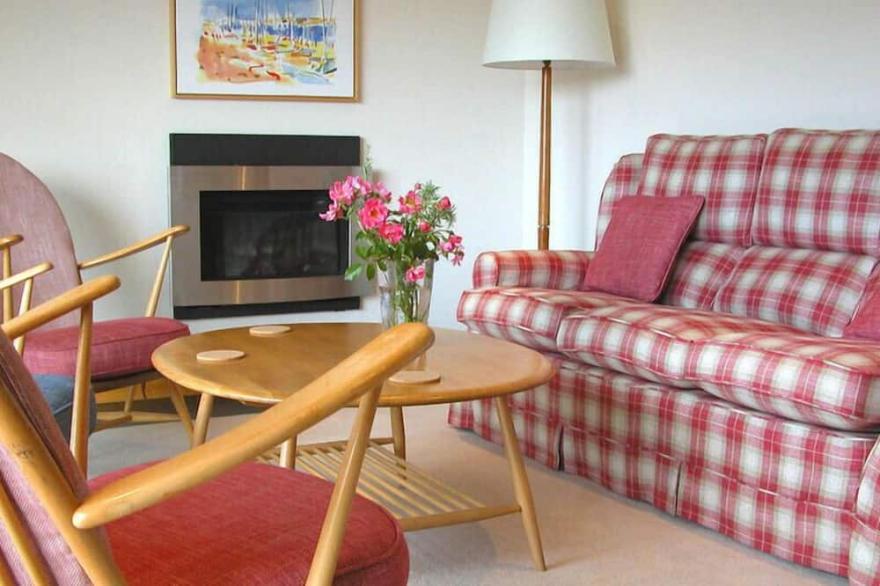 ROSEVALLEN, pet friendly, with a garden in Daymer Bay