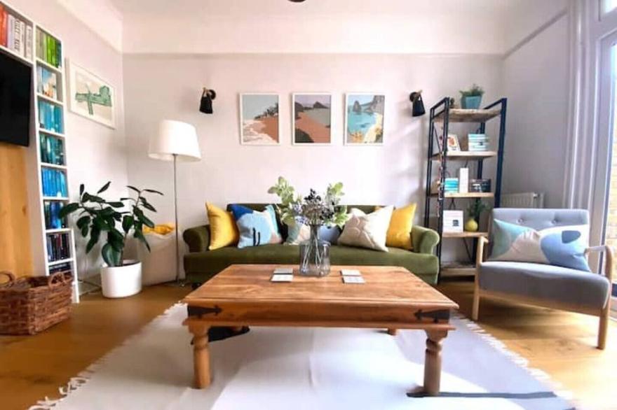 Charming Ealing Garden Flat With Stylish Interiors