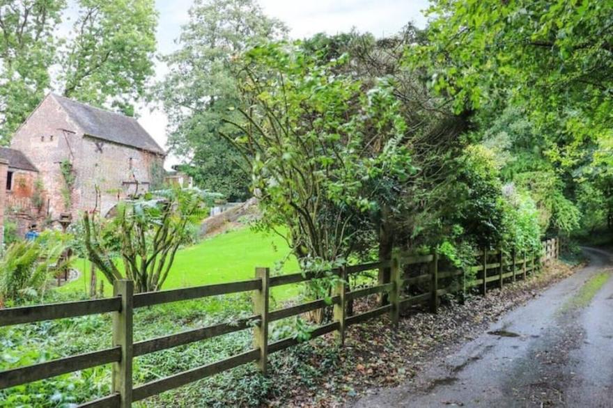 Self Contained Annexe, Watermill Views, Log Burner