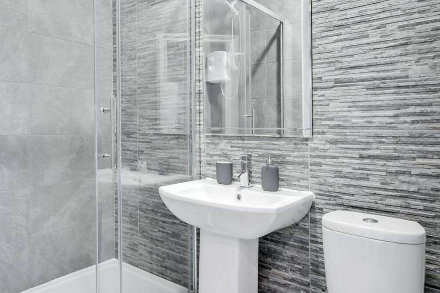 SCA - Snug Comfortable Studio - RPR E