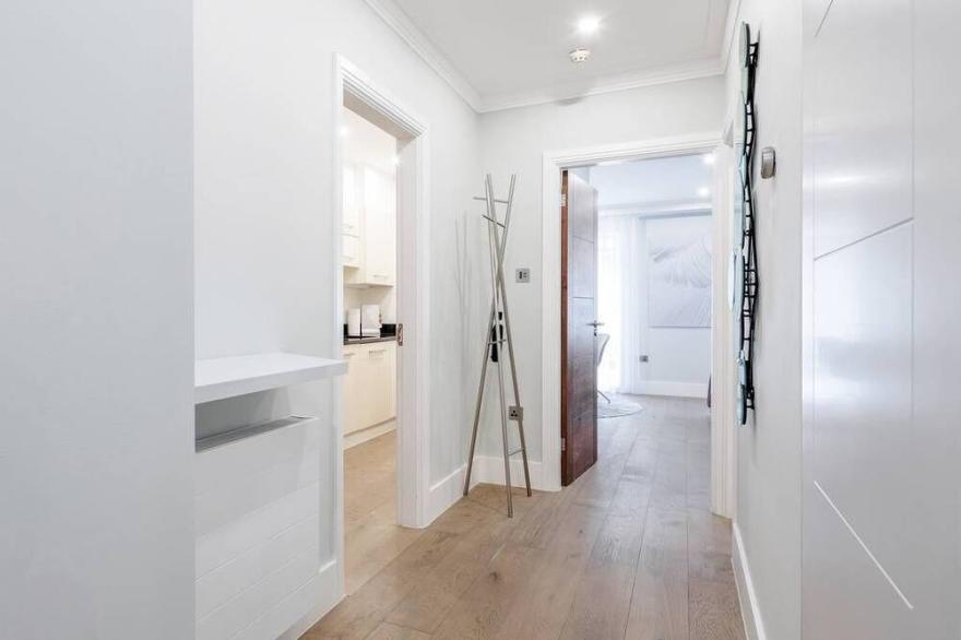 Mayfair Mews Suite No.1