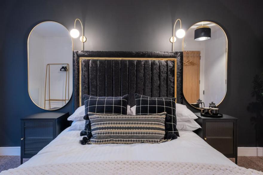 Penthouse Noir: Vip/luxe Stay Birmingham Centre