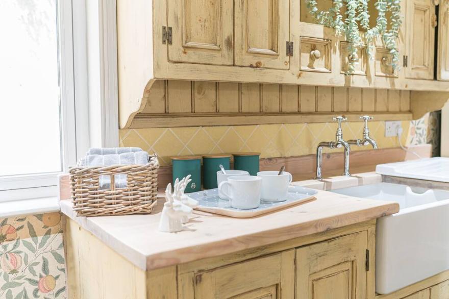 18th Century Farmhouse Renovated to Provide Luxury