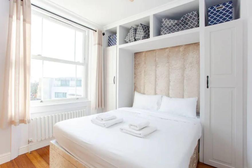 Stylish 2 Bedroom Apartment Near Regents Park
