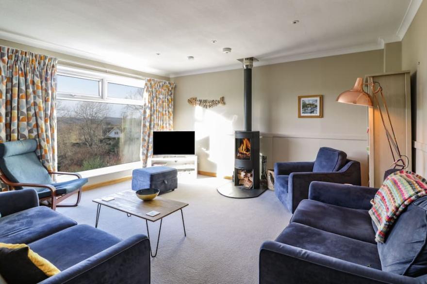 MILLBURN COTTAGE, pet friendly, with open fire in Dalbeattie