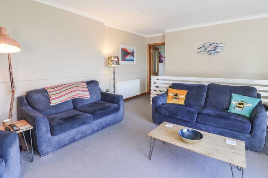 MILLBURN COTTAGE, pet friendly, with open fire in Dalbeattie