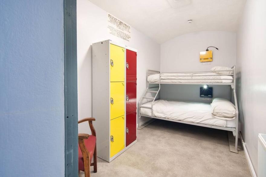 Y Clinc @ Ty Hedd -  police station stay for 28