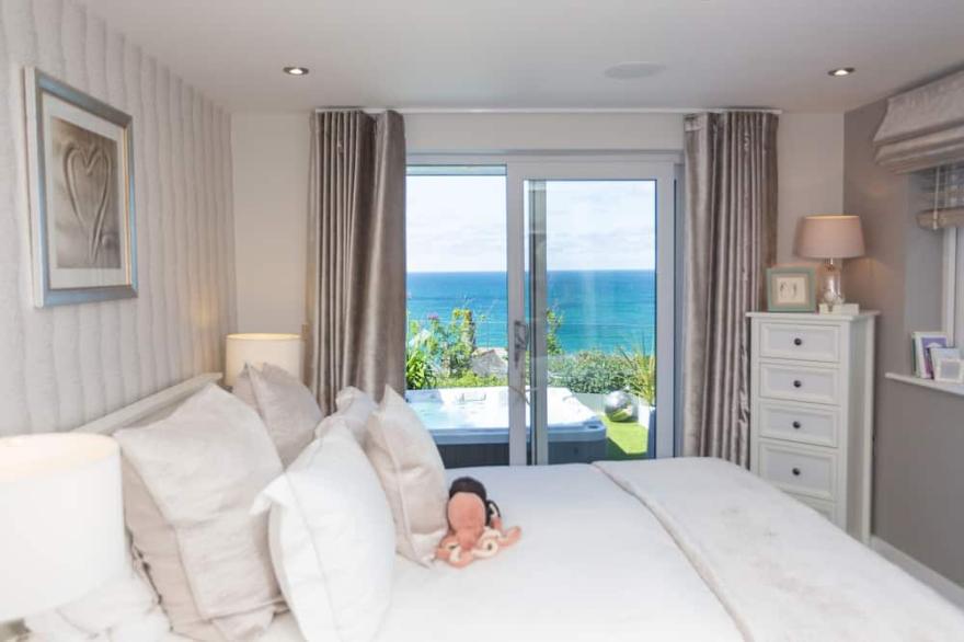 ONE ATLANTIC WATCH, family friendly, with hot tub in Carbis Bay