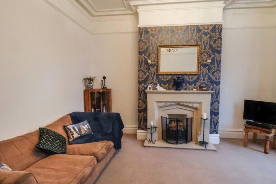 35 TURNER STREET, pet friendly, character holiday cottage in Redcar