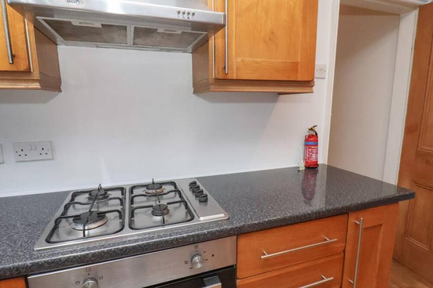 35 TURNER STREET, pet friendly, character holiday cottage in Redcar