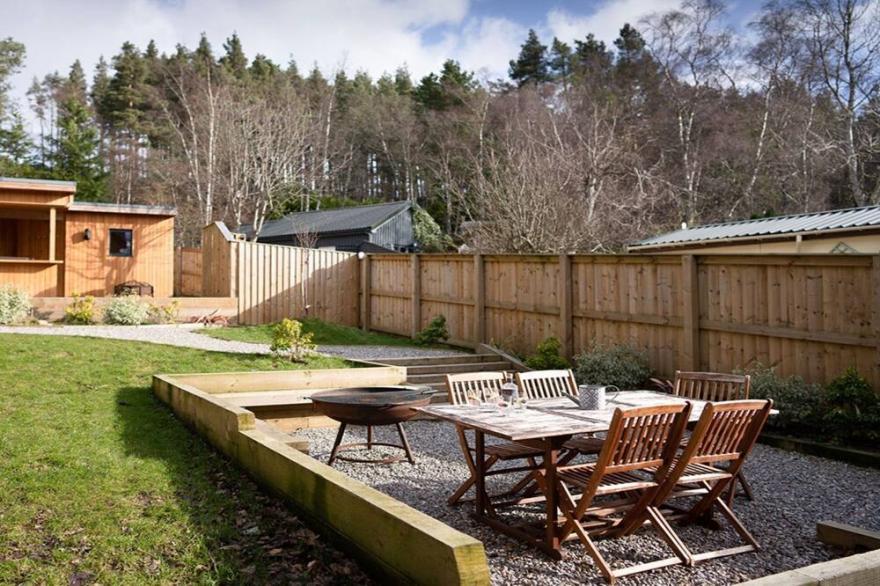 Two Queens Houses -  a house that sleeps 10 guests  in 5 bedrooms