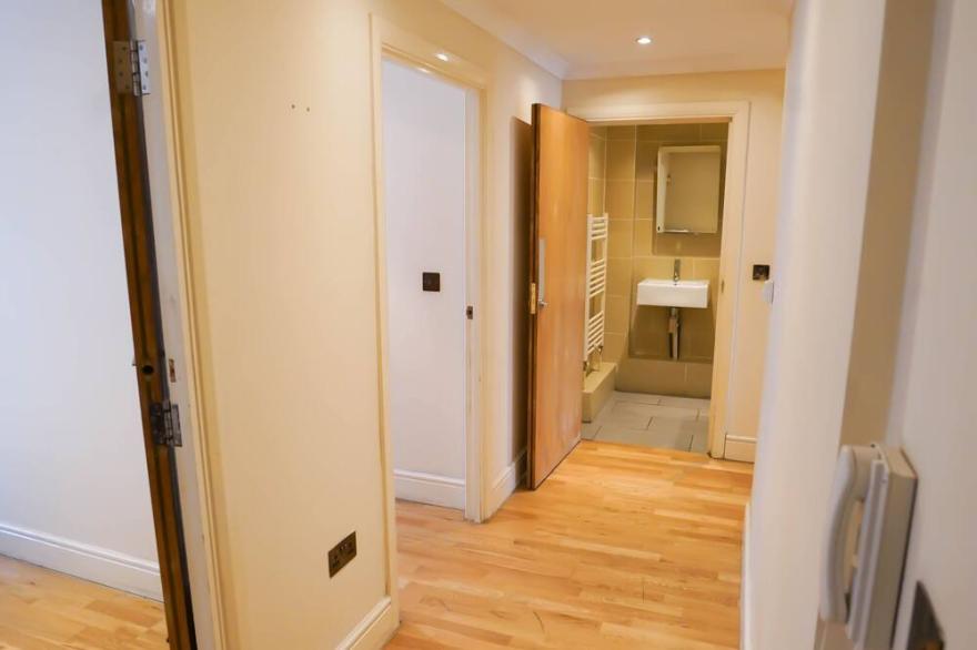 SUMMER SALE - London Waterloo 2 bedroom Apartment