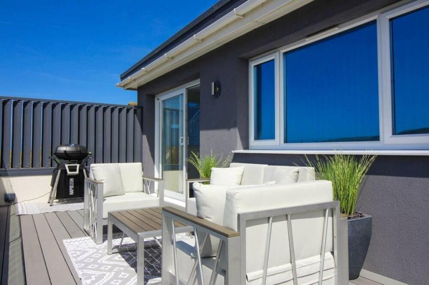 2 bedroom accommodation in Holywell Bay