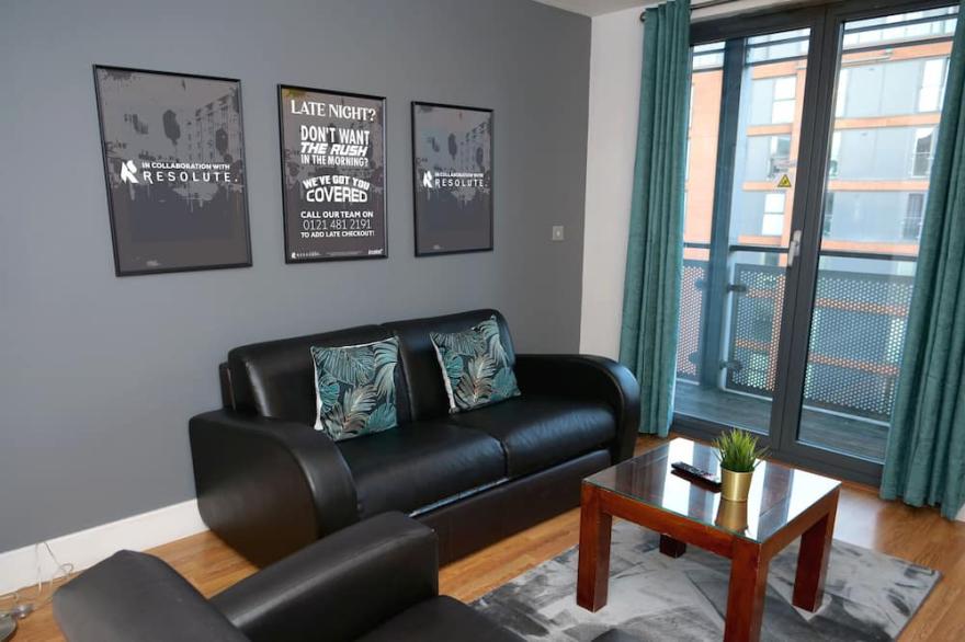 ★ Central Arcadian One Bedroom - Sofa Bed - Balcony - City Centre