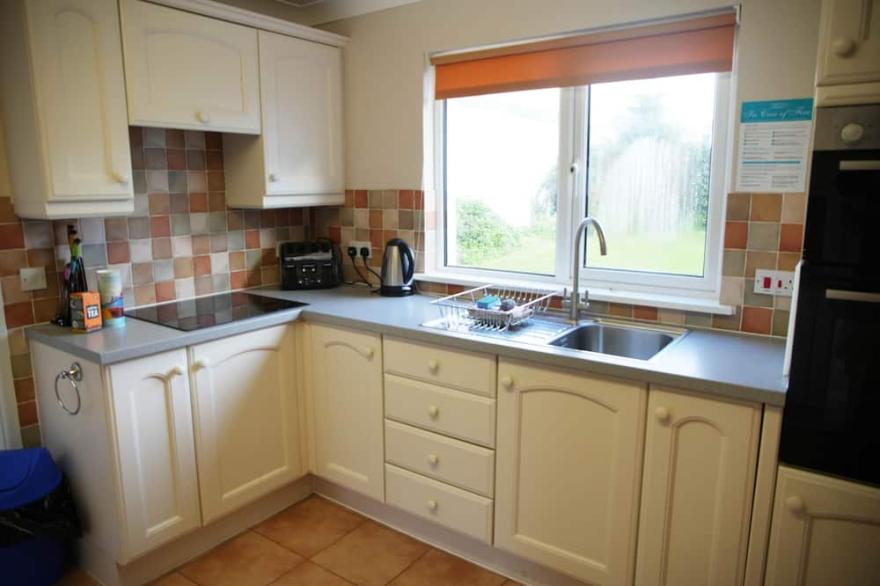 Haven Cottage with ample parking
