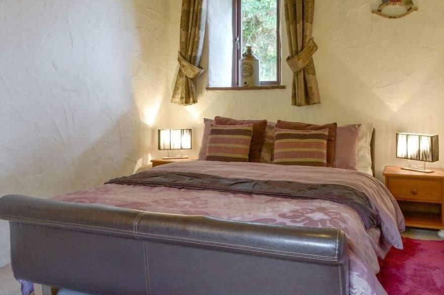Nuthatch - Traditional Cornish Stone Cottage