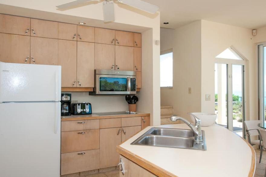 Aqua Del Rose 2 BR Cottage