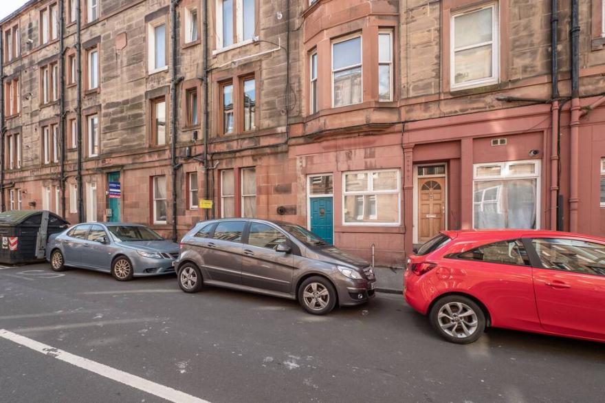 Stunning, Refurbished 2 Bed - Free Street Parking
