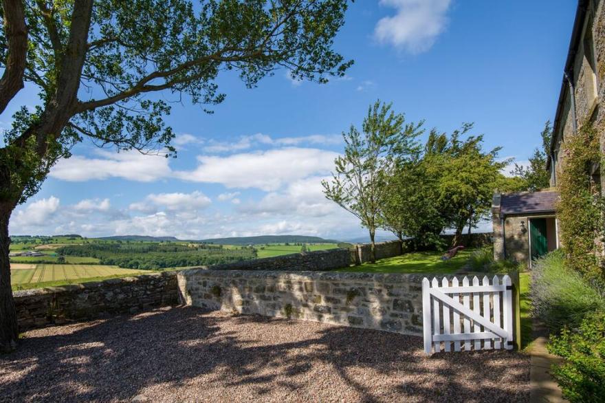 OVERTHWARTS FARMHOUSE five bedroom, nr. Alnwick. 9 miles from the coast