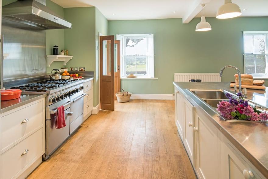 OVERTHWARTS FARMHOUSE five bedroom, nr. Alnwick. 9 miles from the coast