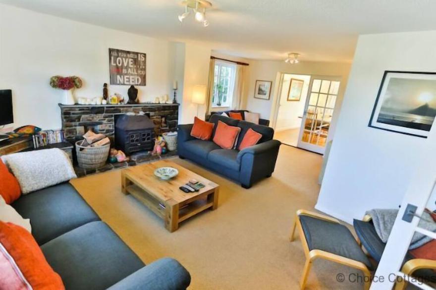 CROYDE WHITE HOUSE | Pets welcome | Walk to beach