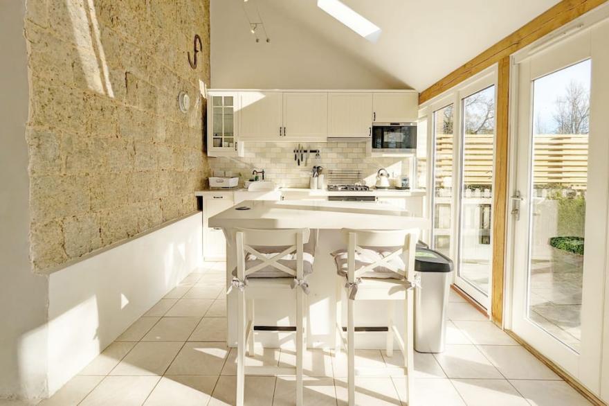 Beautiful country cottage for four