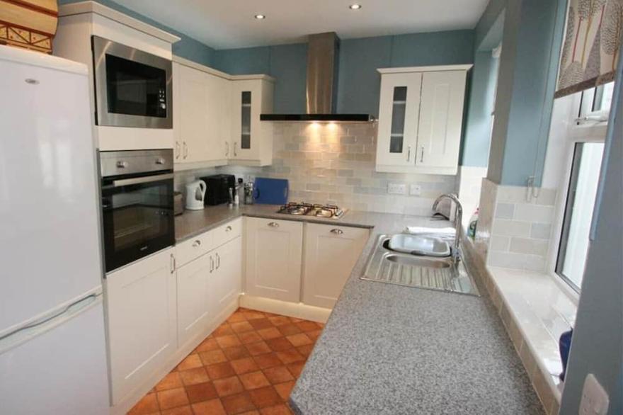 Sherbet Lemon - Two Bedroom House, Sleeps 4